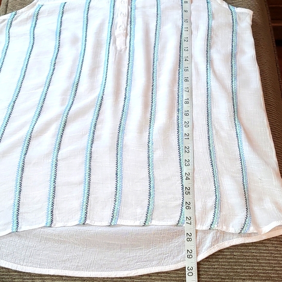 Tanzara Embroidered Blouse - Picture 10 of 11